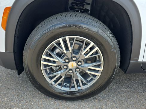 New 2026 Chevrolet Traverse LT w/ Driver Confidence Package FWD image 9