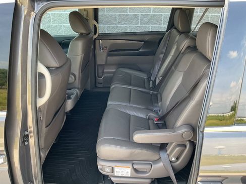 Used 2016 Honda Odyssey Touring Elite image 32