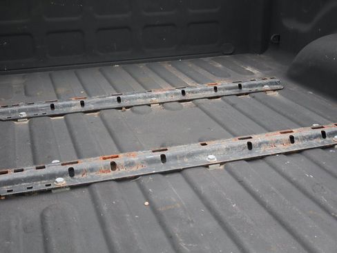 Used 2013 RAM 2500 Tradesman w/ Chrome Appearance Group image 9