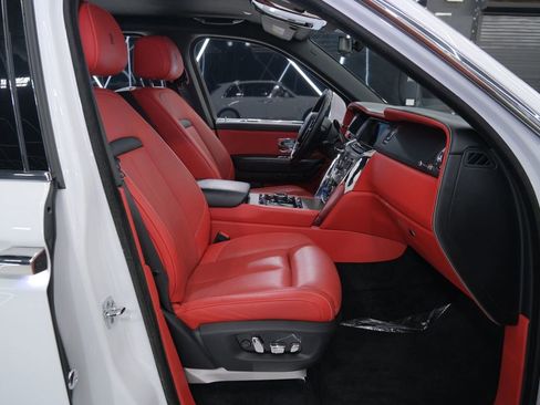 Used 2021 Rolls-Royce Cullinan image 40