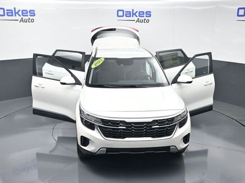 Certified 2025 Kia Seltos LX image 55