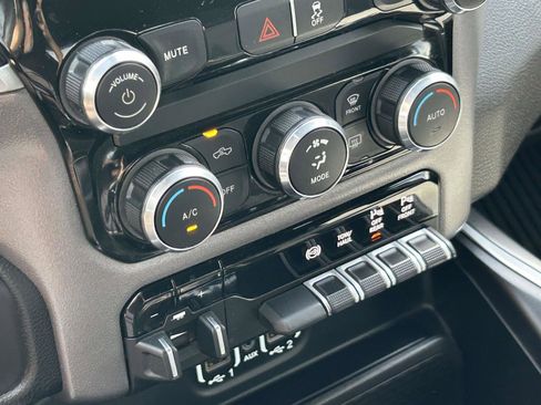 Used 2023 RAM 2500 Big Horn w/ Level 1 Equipment Group image 24