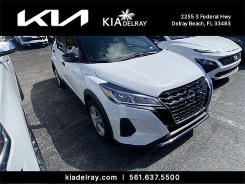 Used 2023 Nissan Kicks S image 2