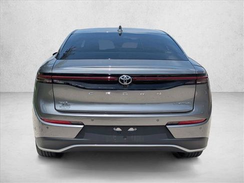Used 2023 Toyota Crown AWD/4WD image 6