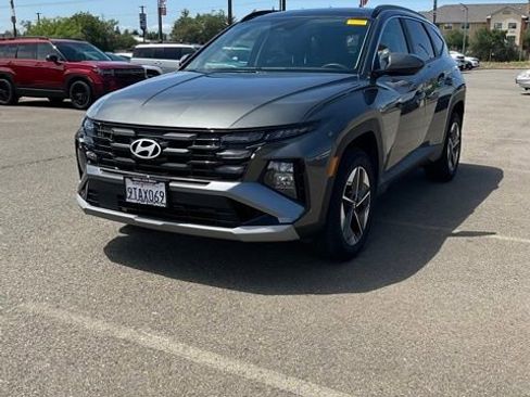 Certified 2025 Hyundai Tucson SEL AWD/4WD image 1