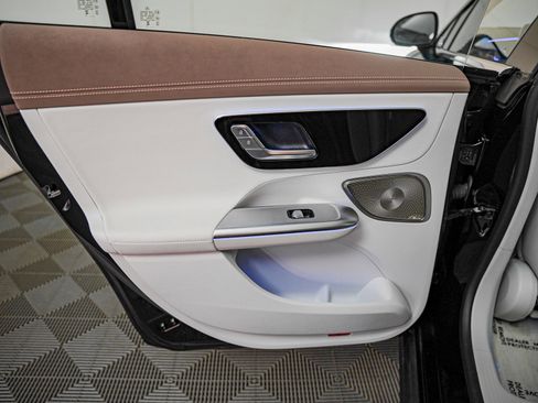 Certified 2023 Mercedes-Benz EQE 500 4MATIC Sedan w/ Exclusive Trim Package image 23