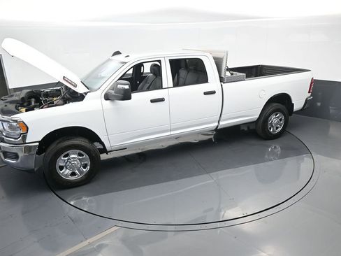 Used 2024 RAM 3500 Tradesman w/ Chrome Appearance Group image 59
