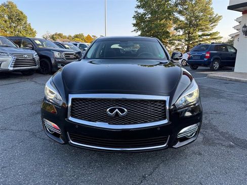 Used 2019 INFINITI Q70 Luxe image 5