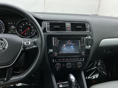 Used 2016 Volkswagen Jetta SEL Premium FWD image 34