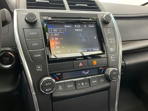 Used 2017 Toyota Camry XLE w/ Moonroof Package FWD image 9