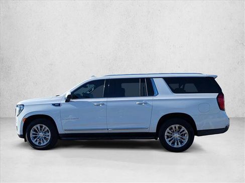 Used 2021 GMC Yukon XL SLT image 9