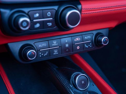 Certified 2022 Ferrari Portofino M image 47