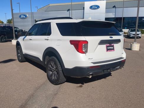 Used 2023 Ford Explorer XLT w/ Equipment Group 202A image 8