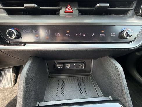 Used 2024 Kia Sportage EX AWD/4WD image 24