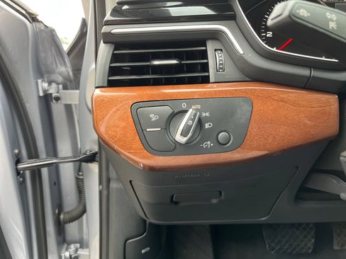 Used 2023 Audi A4 2.0T Premium w/ Convenience Package image 21