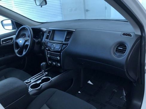 Used 2017 Nissan Pathfinder S image 23