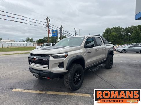 New 2026 Chevrolet Colorado ZR2 w/ Midnight Edition AWD/4WD image 9