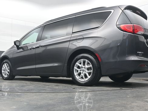 Used 2021 Chrysler Voyager Lxi image 31
