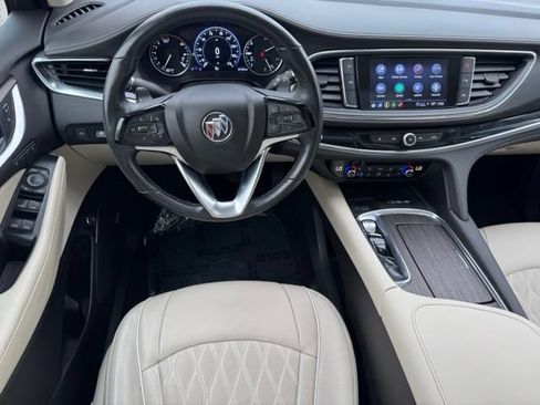 Used 2022 Buick Enclave Avenir AWD/4WD image 17