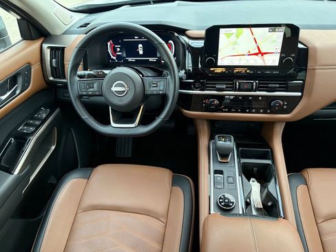 Certified 2025 Nissan Pathfinder Platinum image 14