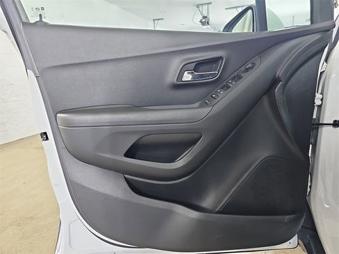 Certified 2016 Chevrolet Trax LT image 31