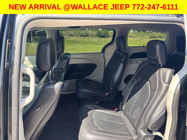 Certified 2022 Chrysler Pacifica Touring-L w/ Uconnect Theater Family Group AWD/4WD image 11