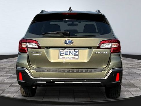 Used 2018 Subaru Outback 2.5i Touring AWD/4WD image 5