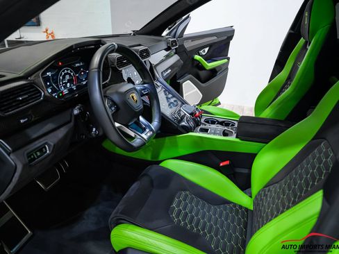 Used 2022 Lamborghini Urus AWD/4WD image 37