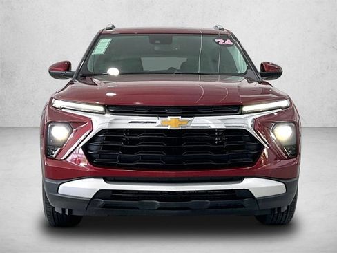 Used 2024 Chevrolet TrailBlazer LT w/ Convenience Package FWD image 3