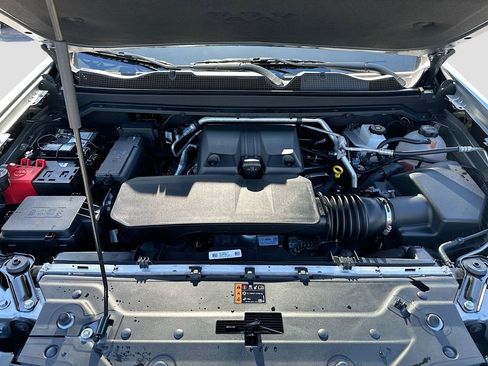 Used 2025 Chevrolet Colorado ZR2 w/ Midnight Edition image 39