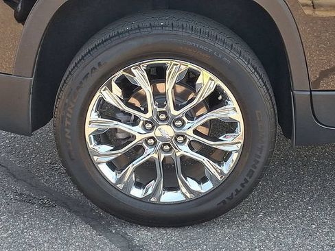 Used 2023 Chevrolet Traverse LT w/ LPO, Floor Liner Package FWD image 28