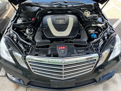 Used 2010 Mercedes-Benz E 350 4MATIC Sedan image 38