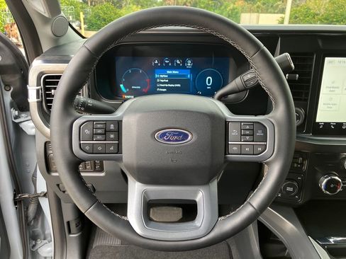 Used 2025 Ford F250 Lariat w/ Lariat Ultimate Package image 17