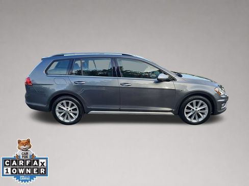 Used 2017 Volkswagen Golf Alltrack SE AWD/4WD image 3