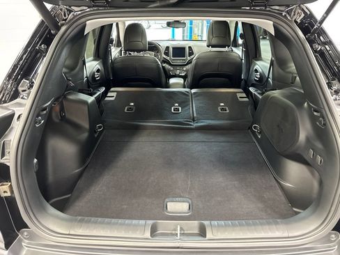 Used 2022 Jeep Cherokee Latitude Lux w/ Sun & Sound Group AWD/4WD image 43