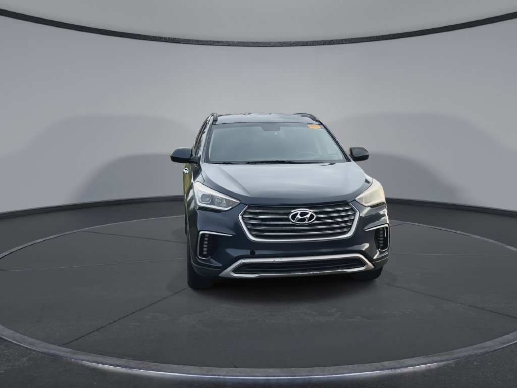 Used 2017 Hyundai Santa Fe SE FWD image 3