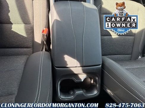 Used 2025 Chevrolet Traverse LT image 38