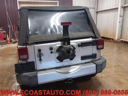 Used 2008 Jeep Wrangler Sahara w/ Dual Top Group image 8