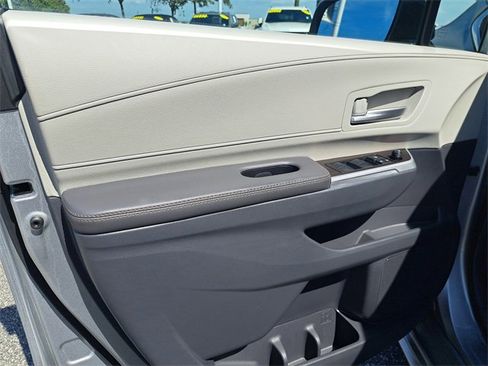 Used 2024 Toyota Sienna XLE image 16