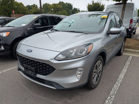 Used 2021 Ford Escape SEL w/ Technology Package AWD/4WD image 3