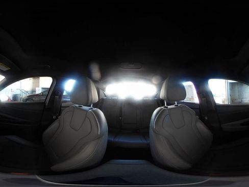 Used 2025 Hyundai Elantra Limited image 42