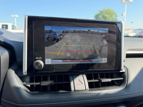 Used 2025 Toyota RAV4 XLE AWD/4WD image 20