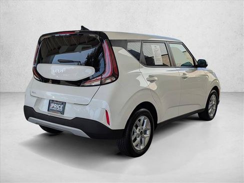 Used 2025 Kia Soul LX w/ LX Technology Package FWD image 5