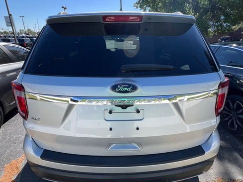 Used 2019 Ford Explorer XLT w/ Equipment Group 201A FWD image 5