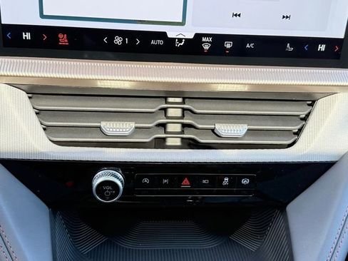 New 2026 Ford Explorer Active w/ Active Comfort Package image 16