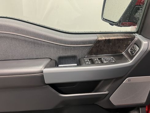 Used 2023 Ford F150 Lightning Lariat image 19