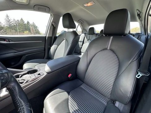 Used 2023 Toyota Camry SE w/ Blackout Package (TMS) image 12