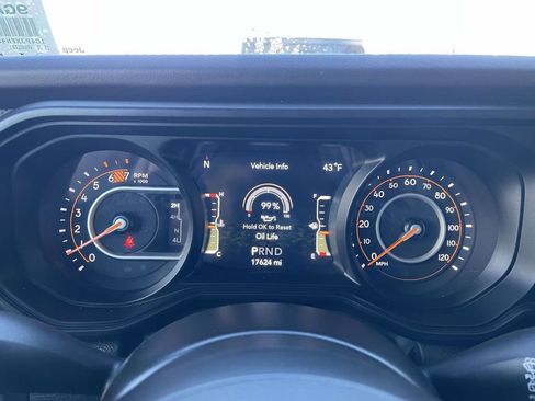 Used 2025 Jeep Wrangler Unlimited Rubicon image 29