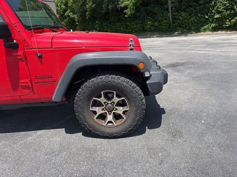 Used 2017 Jeep Wrangler Unlimited Sport AWD/4WD image 3