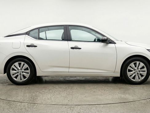 Used 2025 Nissan Sentra S image 11